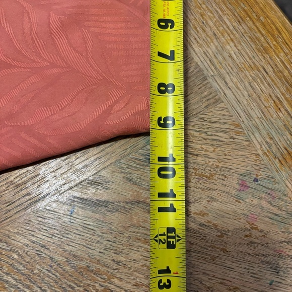 Tommy Bahama Medium Coral Floral Leaf Shape Pattern Hawaiian Tropical 100% Silk - Picture 8 of 9